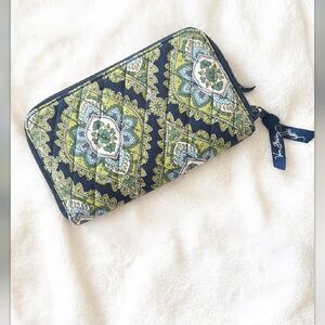 vera Bradley Green blue cambridge quilted full zip around wallet w/ check book
